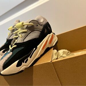 adidas Gray and Black Sneakers with Chunky Sole and Modern Design